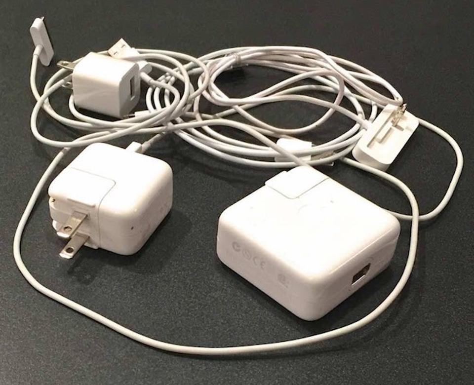 apple-cables-and-chargers