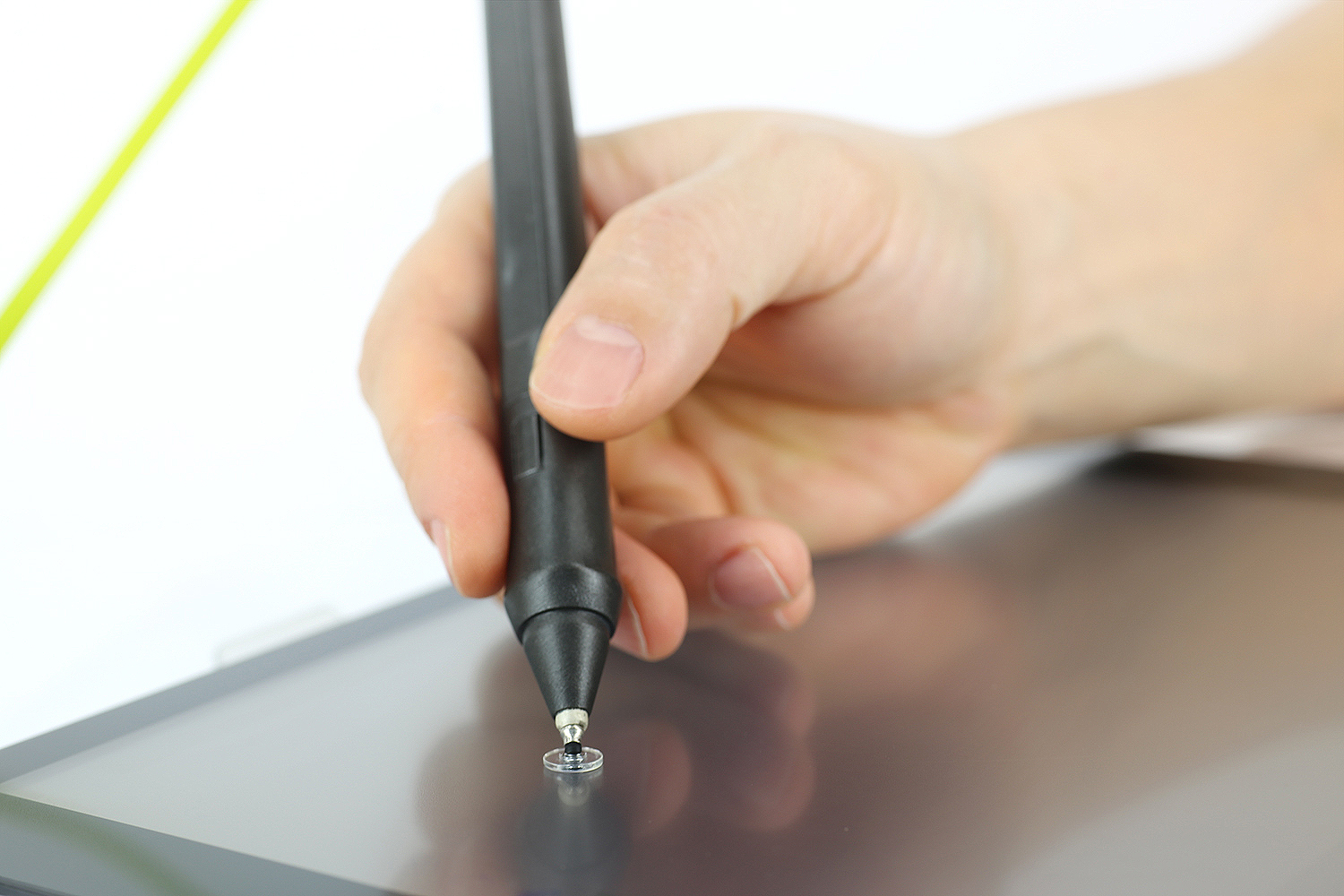 SonarPen Is A Smart Stylus That Works With Any iPad - iOS Hacker