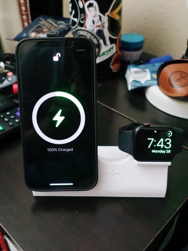 3D Printed MagSafe + Apple Watch Charging Station