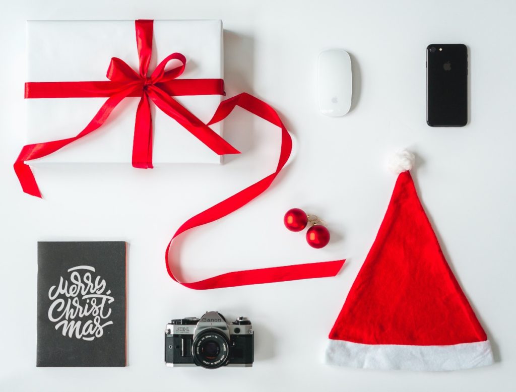 Best Christmas Gifts For iPhone User